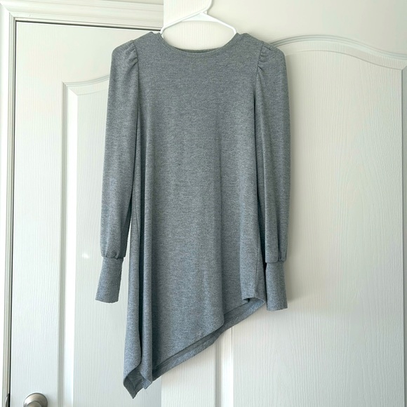 Asymmetrical Vince Camuto Sweater - Picture 1 of 3